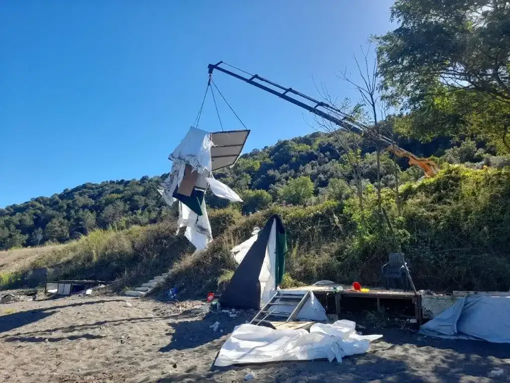 Zonguldak, Kdz Ereğli Merve Altı Plajı’nda Çadır ve Baraka İşgalleri Kaldırıldı