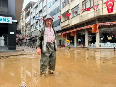 Pazar’da yağış sonrası temizlik seferberliği