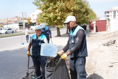 Battalgazi’de boşaltılan konteyner alanlarında temizlik